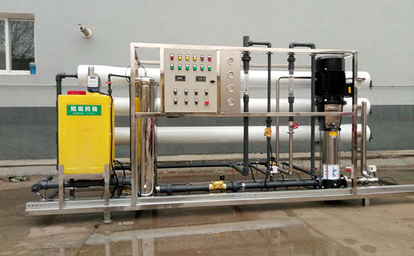 廊坊某鍋爐廠采購中天恒遠8噸單級反滲透設備 廊坊某鍋爐廠采購中天恒遠8噸單級反滲透設備