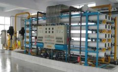 ���ν�Bˮ�S���B͸����ˮ�O��ľS�ޣ����D��